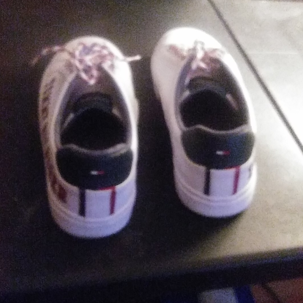 Shoes - Picture 2 of 3